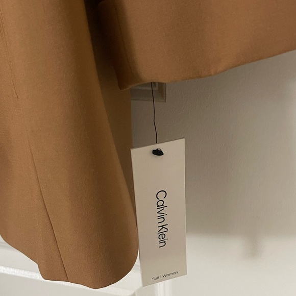 Calvin Klein Camel Blazer 1/4 Sleeve Gold Button Cuffs NWT Chic Workwear Jacket - Picture 4 of 6